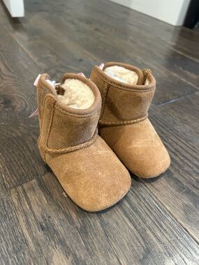 UGG Baby Cozy Shearling Booties - Tan with Pink Bows Size 0/1